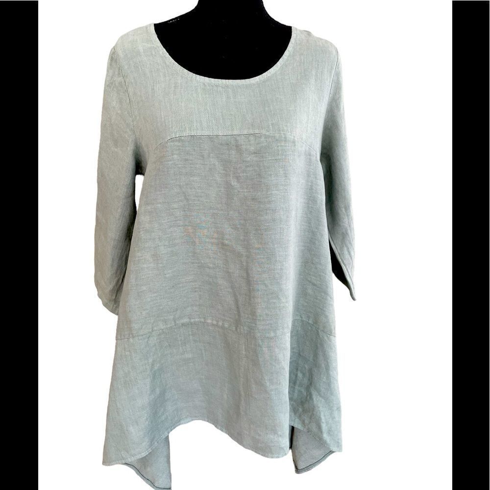 NEW with tags BACI Sage green linen shark bite hem tunic, tab sleeves,size M/L